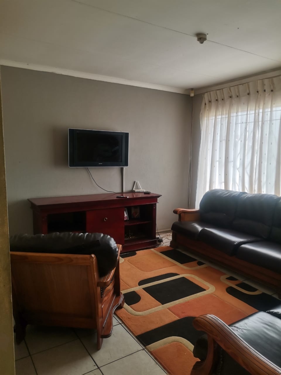 To Let 3 Bedroom Property for Rent in Tlhabane West North West